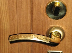 Замена дверной ручки входной двери в Кирове
